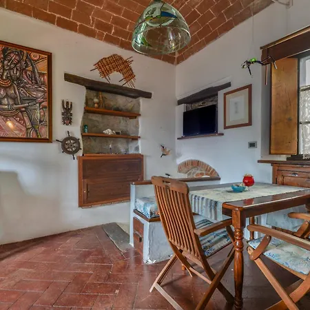 Nadine - Bilocale In Centro