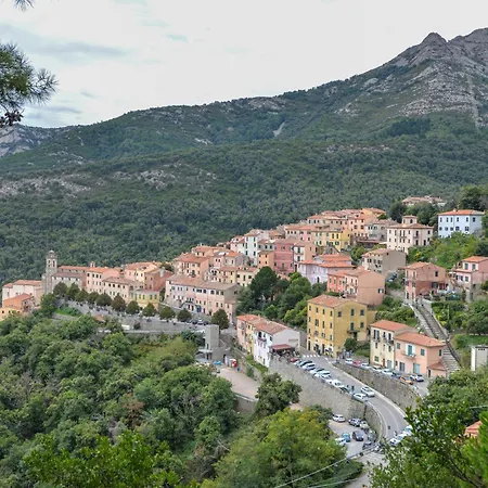 Nadine - Bilocale In Centro * Marciana (Isola d'Elba)